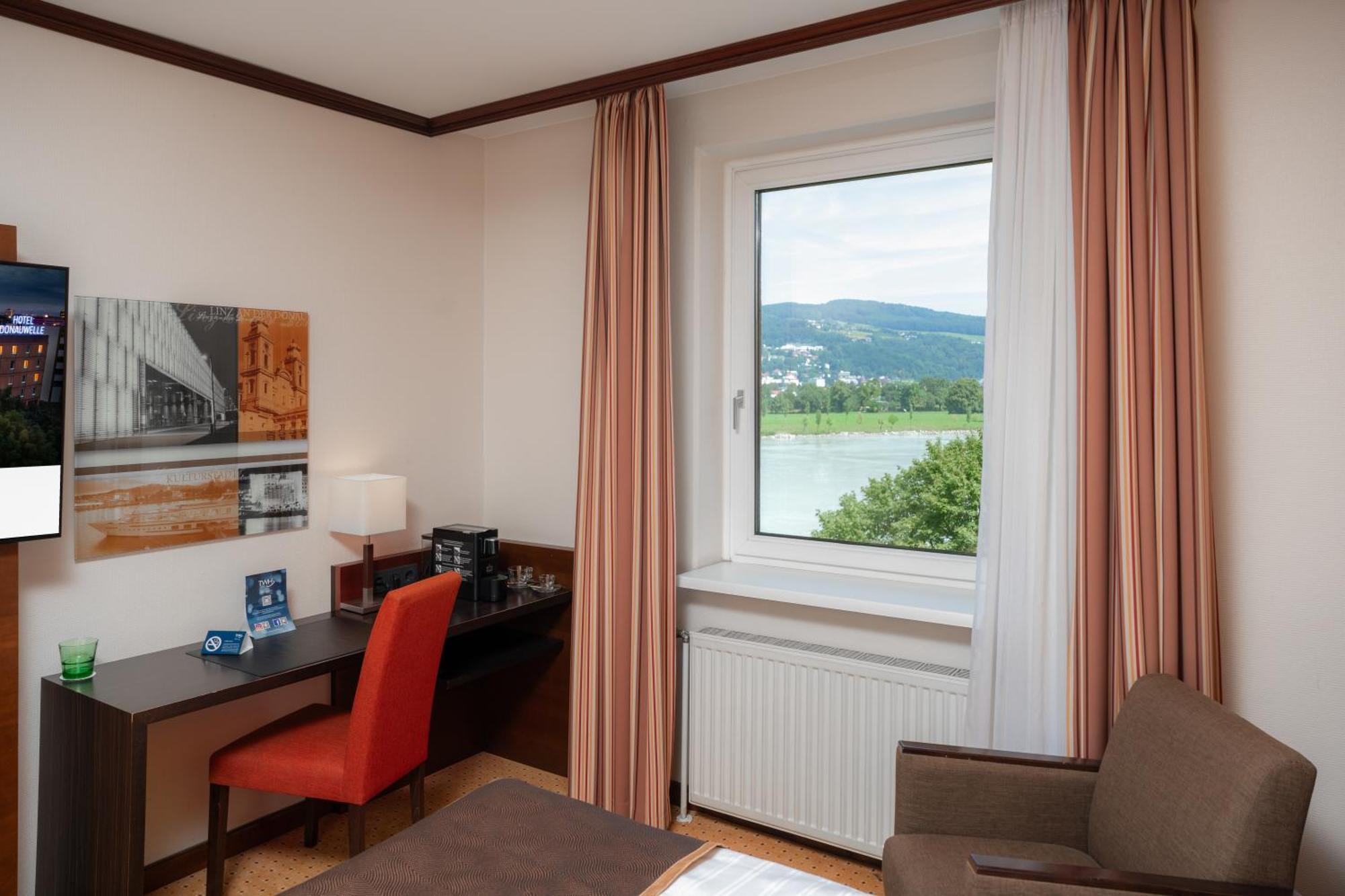 Trans World Hotel Donauwelle ลินซ์ ภายนอก รูปภาพ