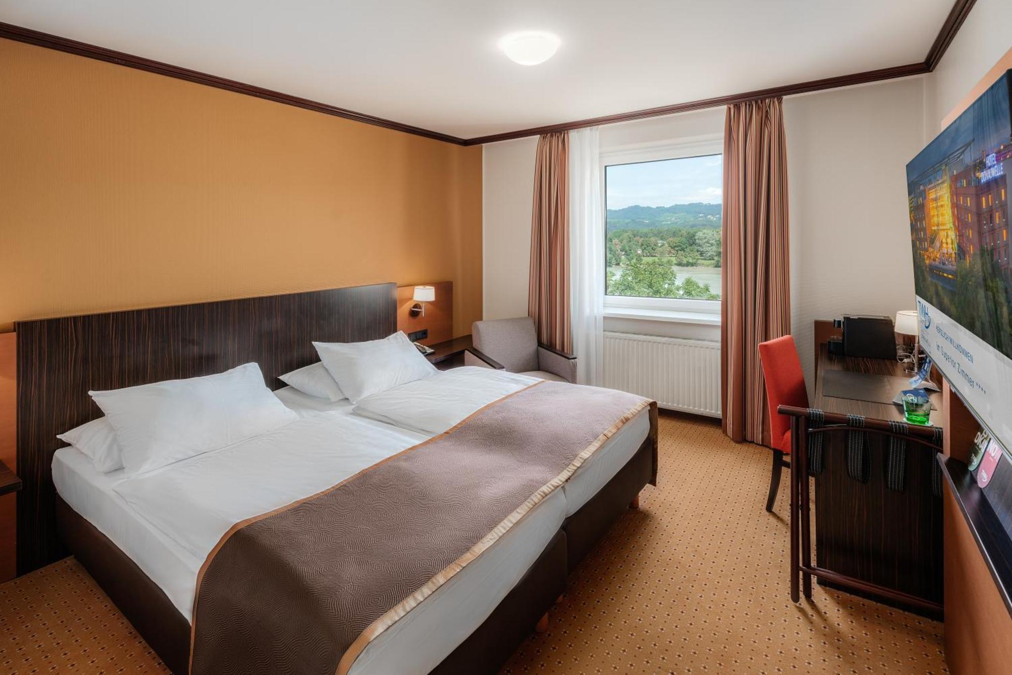 Trans World Hotel Donauwelle ลินซ์ ภายนอก รูปภาพ